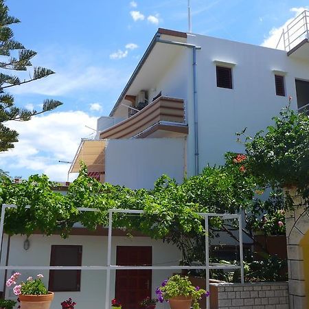 Guest House Kuzmanic Hvar Town Exterior photo