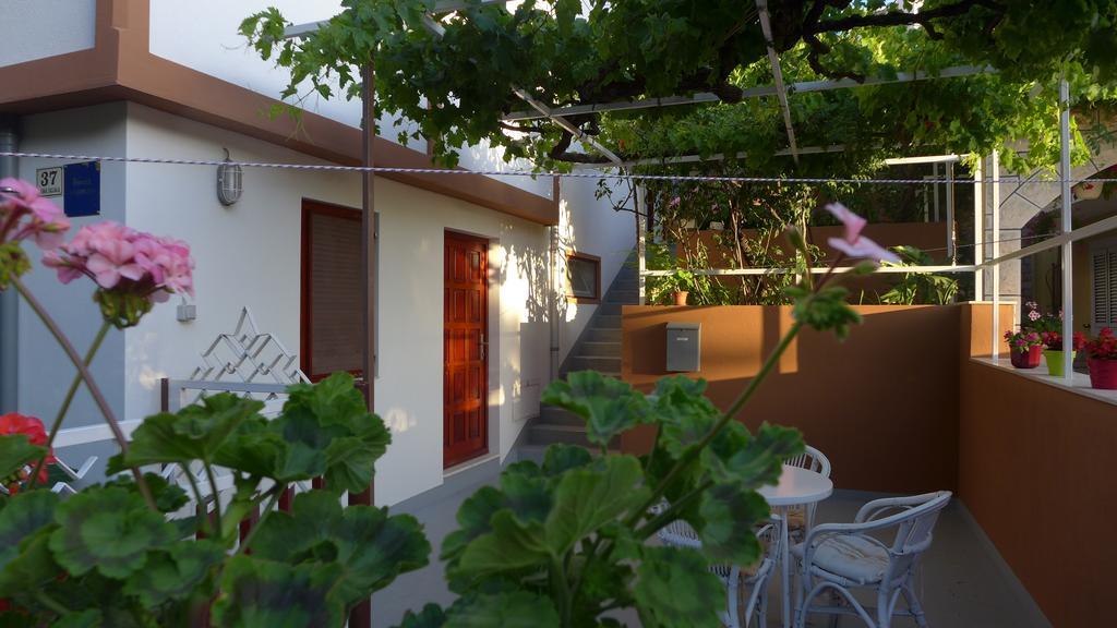Guest House Kuzmanic Hvar Town Exterior photo