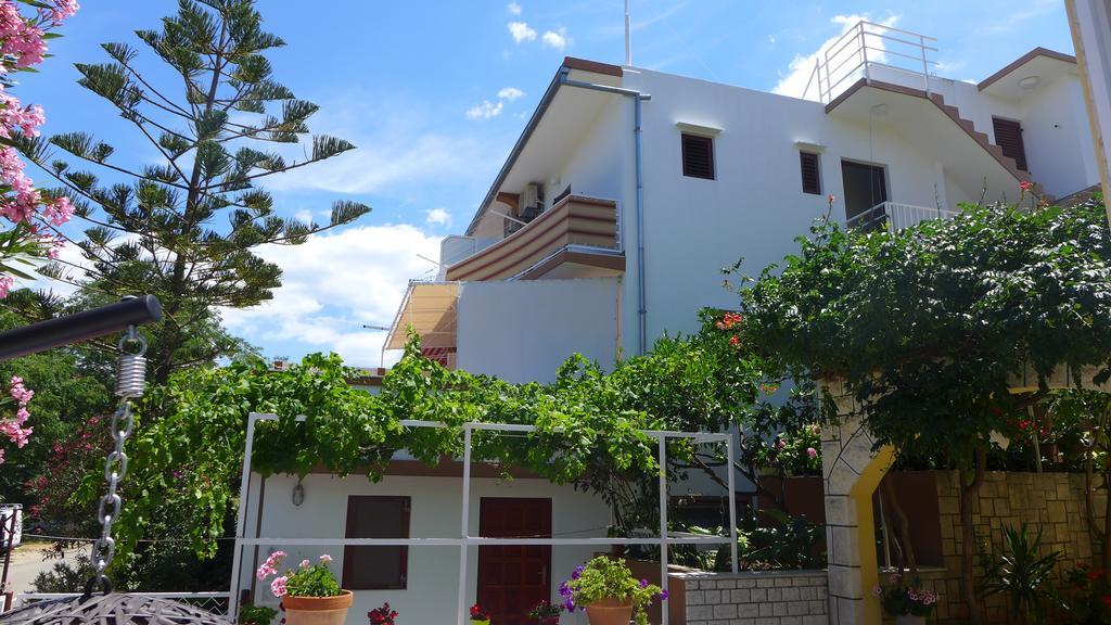Guest House Kuzmanic Hvar Town Exterior photo